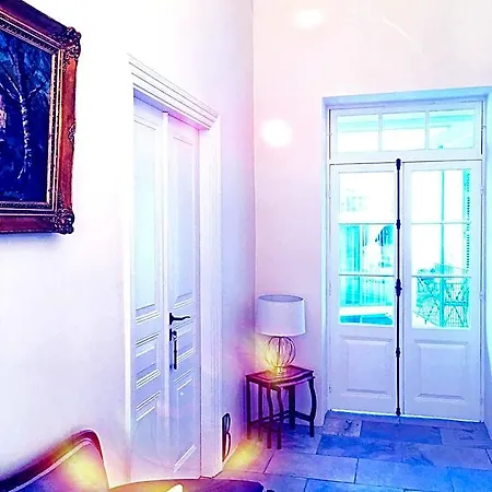 Lokal Boutique فندق 3*