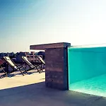 Готель Lokal Boutique Ларнака