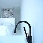 Готель Lokal Boutique 3*