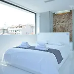 Lokal Boutique Готель